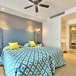 Hotel Db San Antonio + 4*