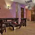 Db San Antonio + فندق 4*