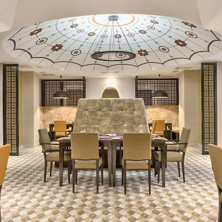 Hotel Db San Antonio + 4*