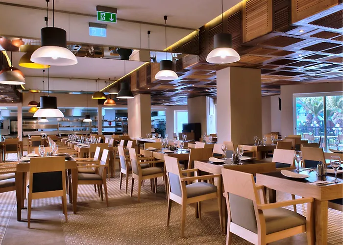 Db San Antonio + Hotell St. Paul's Bay