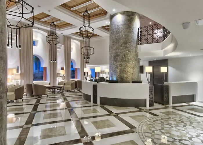 Отель Db San Antonio + 4*