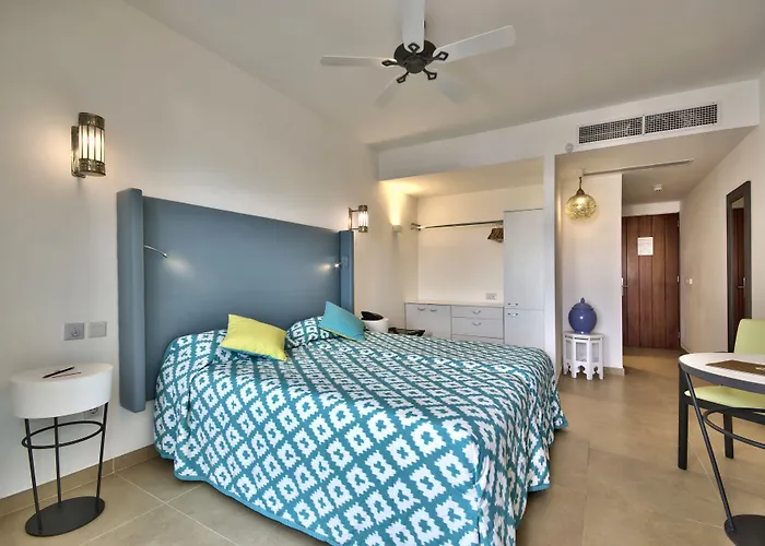 Db San Antonio + Ξενοδοχείο Σεντ Πόλς Μπέι